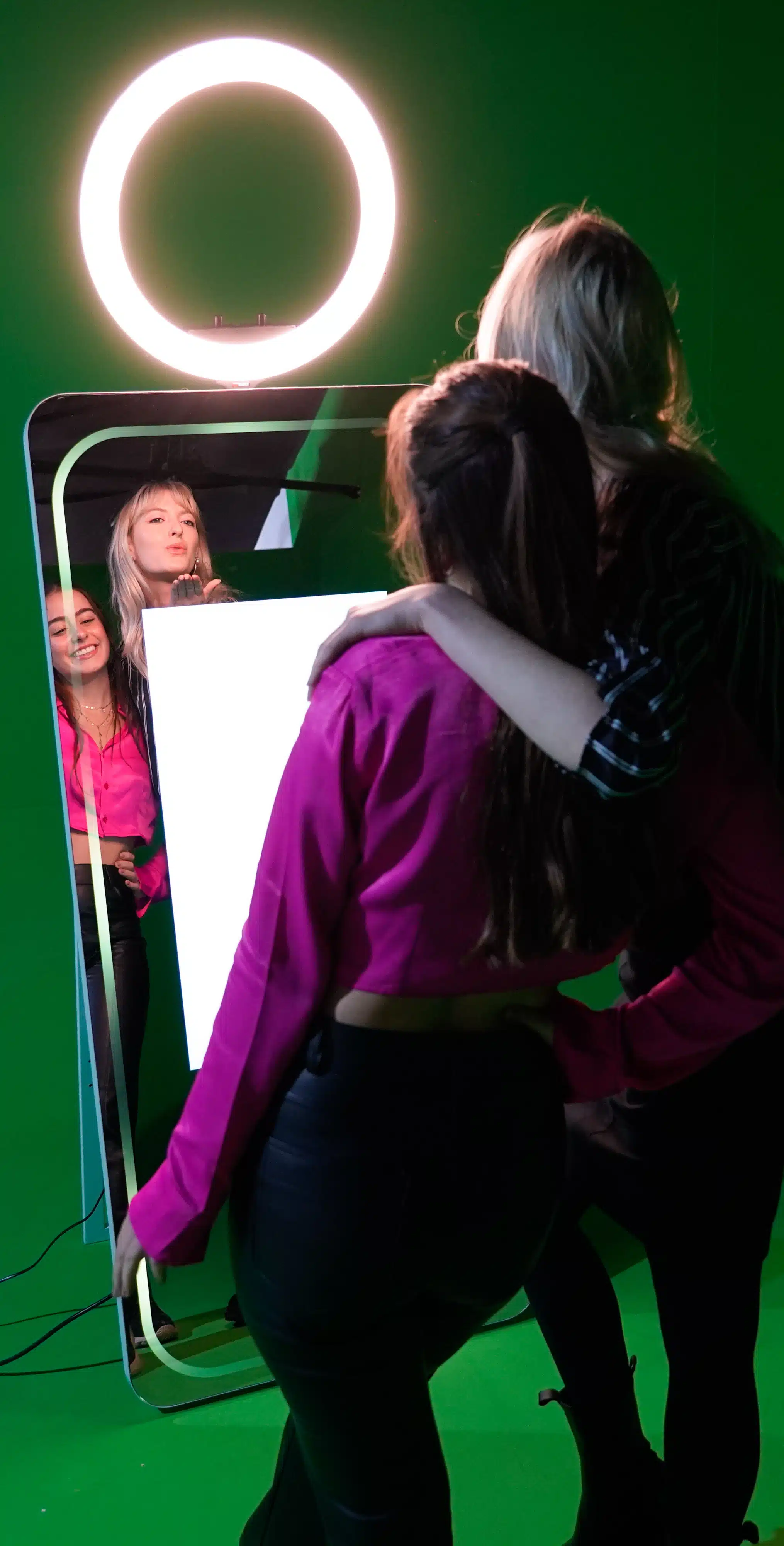 Location photobooth miroir magique pour vos événements
